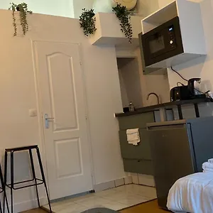  Apartment Canal Saint Martin Frankreich